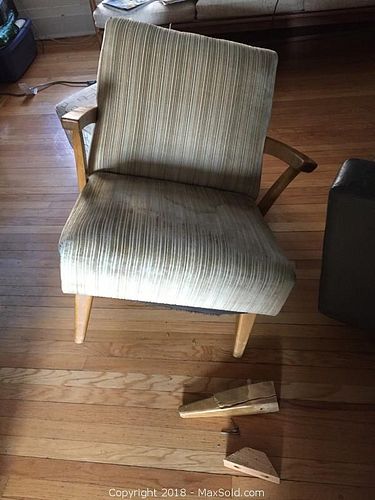 Lot #0024 (1 of 7)