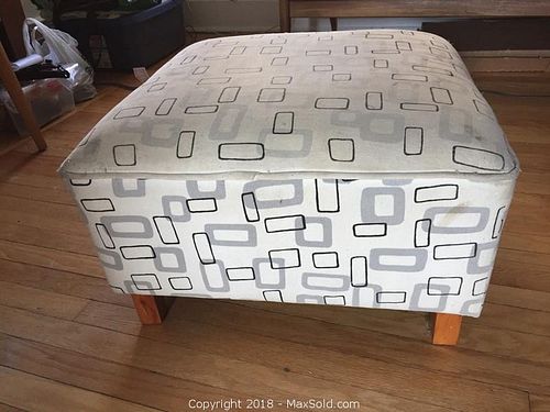 Lot #0025 (1 of 5)