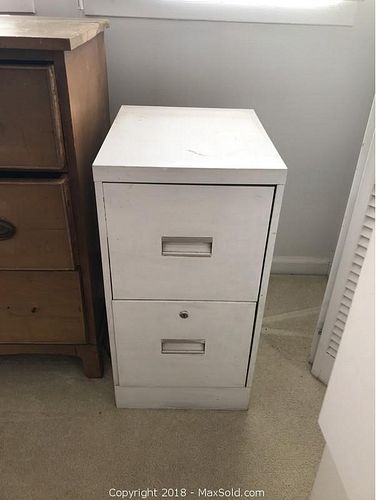 Lot #0005 (1 of 10)