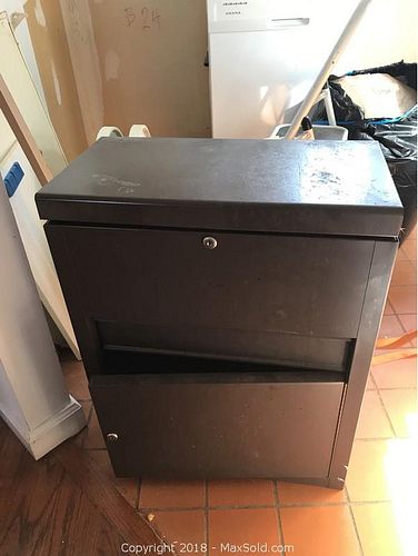 Lot #0017 (1 of 5)