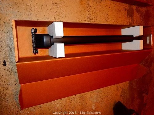 Lot #0695 (1 of 5)