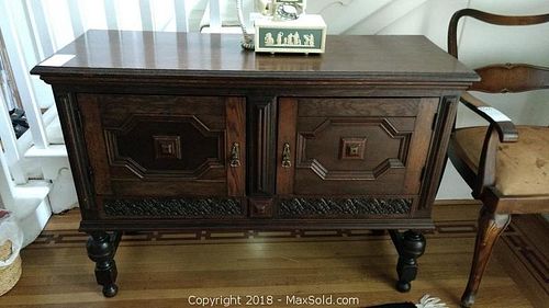 Lot #0523 (1 of 17)