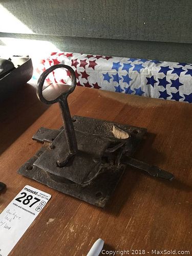 Lot #0287 (1 of 3)