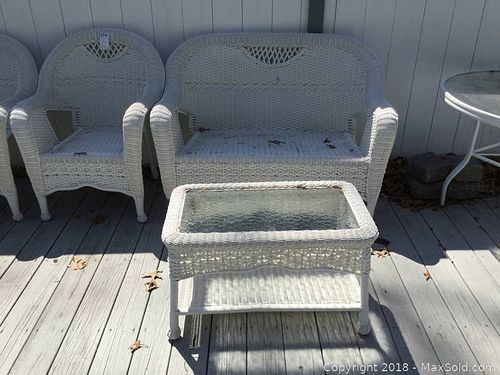 Lot #0374 (1 of 7)