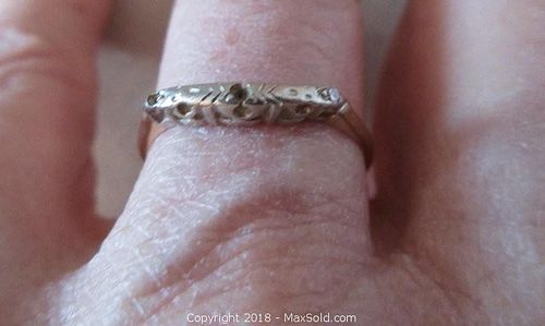 Lot #0064 (1 of 3)
