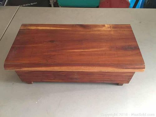 Lot #0129 (1 of 6)