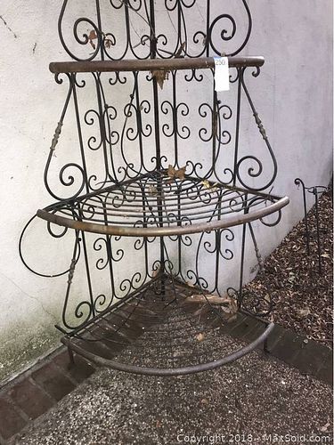 Lot #0250 (1 of 5)