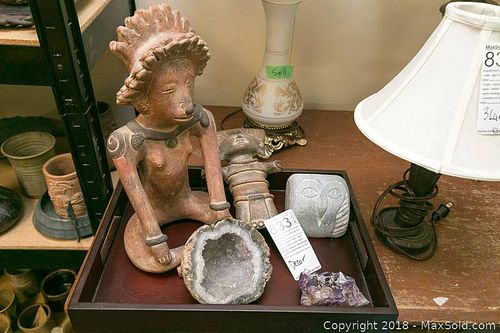 Lot #0833 (1 of 9)