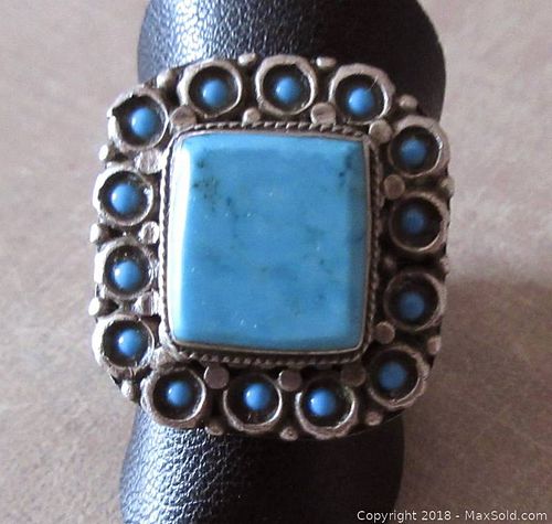 Lot #0105 (1 of 4)