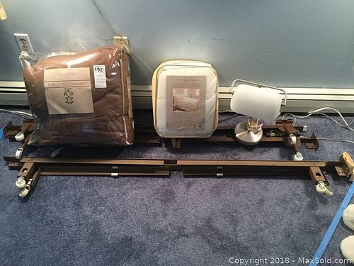 Lot #0192 (1 of 8)