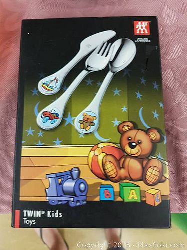 Lot #0012 (1 of 2)