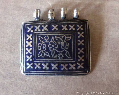 Lot #0072 (1 of 3)
