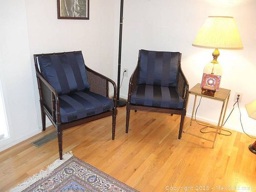 Lot #0071 (1 of 8)