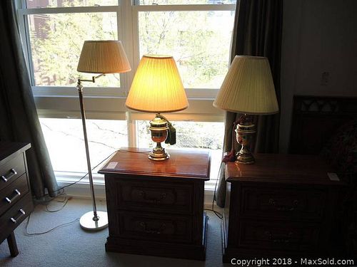 Lot #0103 (1 of 8)