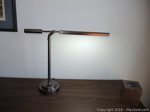 Lot #0106 (1 of 5)