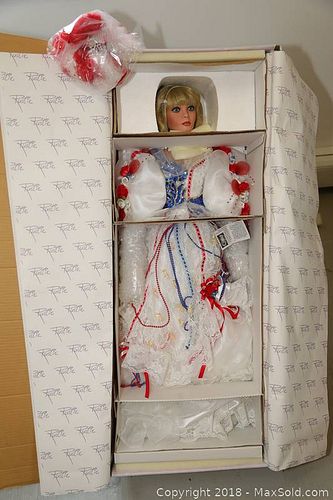 Lot #0826 (1 of 13)