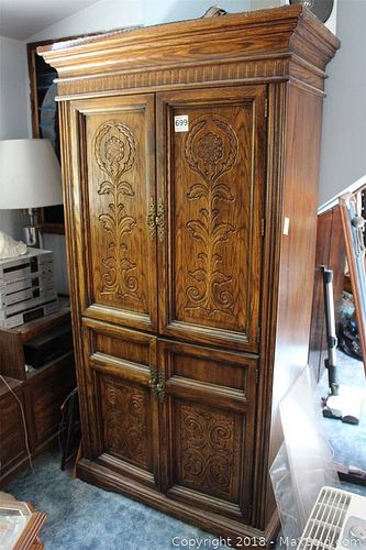 Lot #0699 (1 of 19)