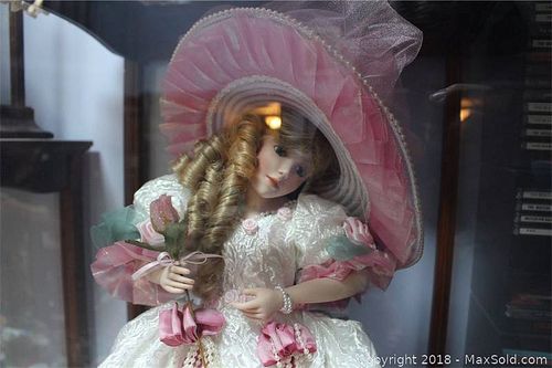 Lot #0768 (1 of 13)