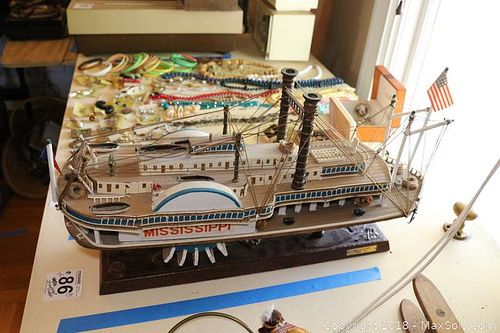 Lot #0086 (1 of 9)