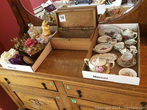 Lot #0010 (1 of 14)