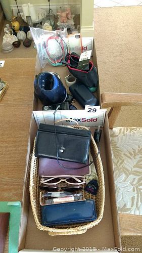 Lot #0029 (1 of 13)