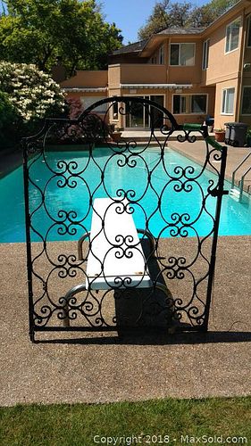 Lot #0050 (1 of 8)