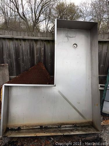 Lot #0005 (1 of 3)