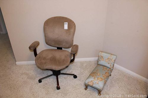 Lot #0438 (1 of 9)