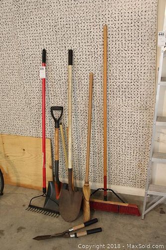 Lot #0449 (1 of 8)