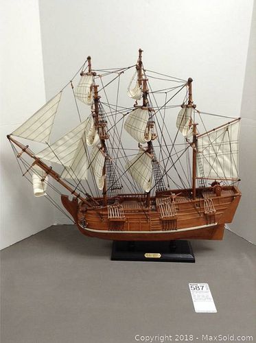 Lot #0587 (1 of 14)