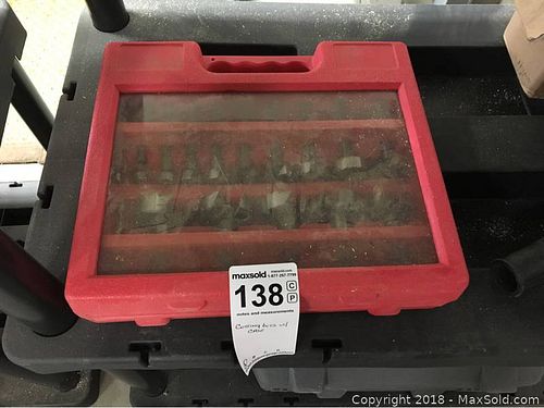 Lot #0138 (1 of 3)