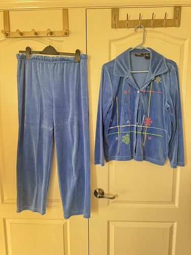 Lot #140 (1 of 5)