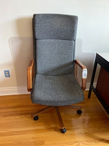 Lot #915 (1 of 10)