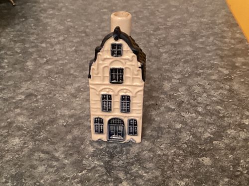 Lot #563 (1 of 5)