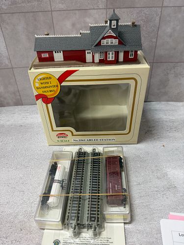 Lot #319 (1 of 3)