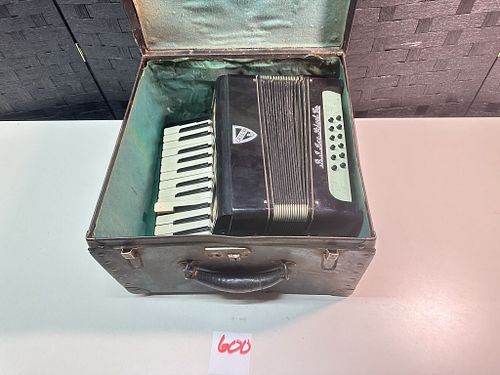 Lot #600 (1 of 6)