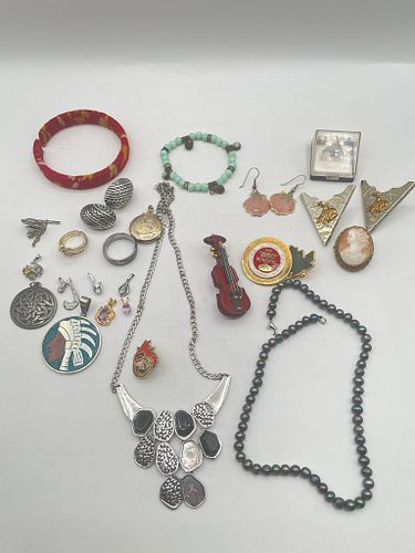 Lot #62 (1 of 9)