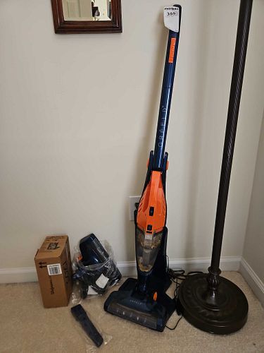 Lot #355 (1 of 8)