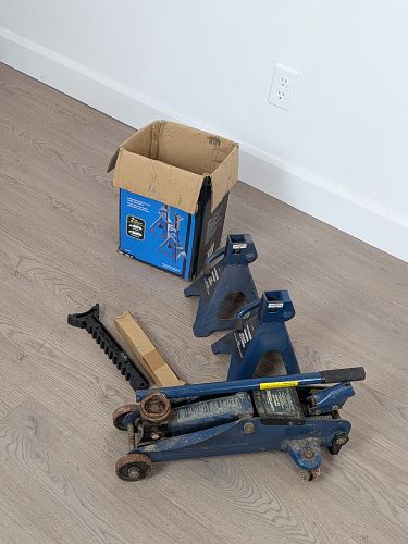 Lot #286 (1 of 7)