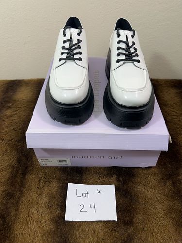 Lot #24 (1 of 10)