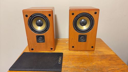 Lot #732 (1 of 9)