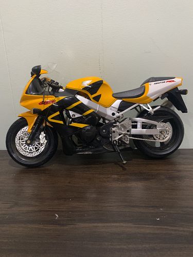 Lot #59 (1 of 4)