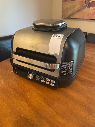 Lot #226 (1 of 12)