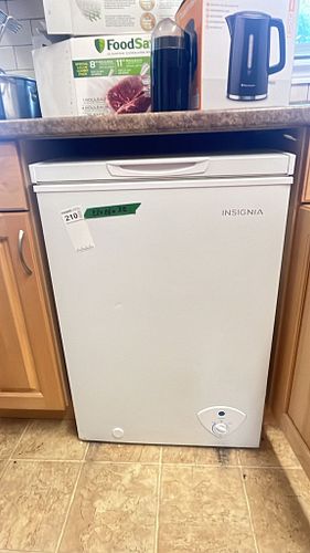 Lot #210 (1 of 6)