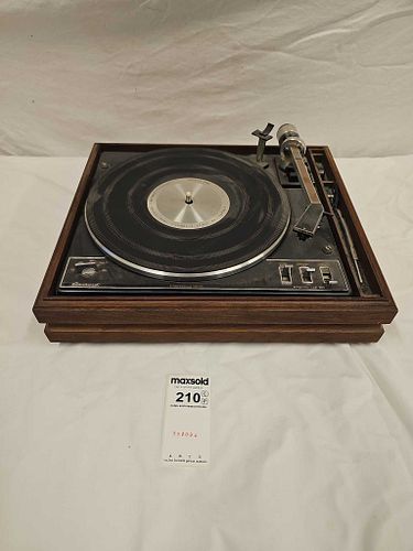 Lot #210 (1 of 8)