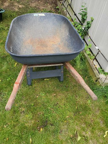 Lot #686 (1 of 9)