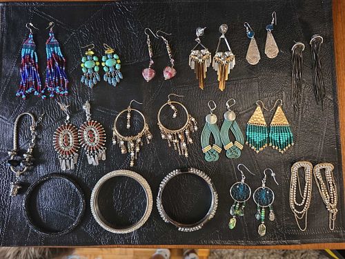Lot #260 (1 of 15)