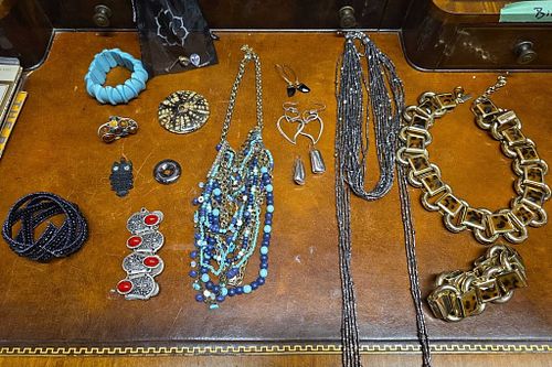 Lot #286 (1 of 13)