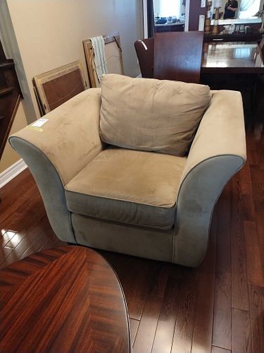 Lot #131 (1 of 7)
