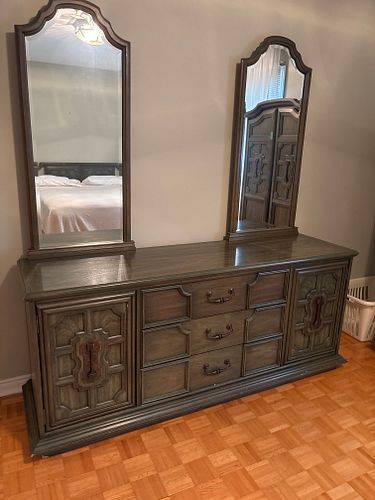 Lot #33 (1 of 4)